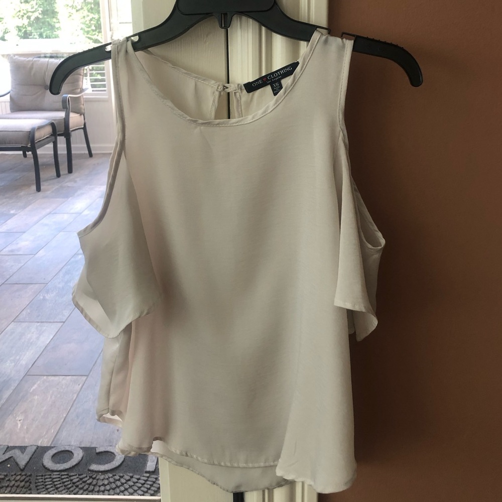 One Clothing off the shoulder stunning top